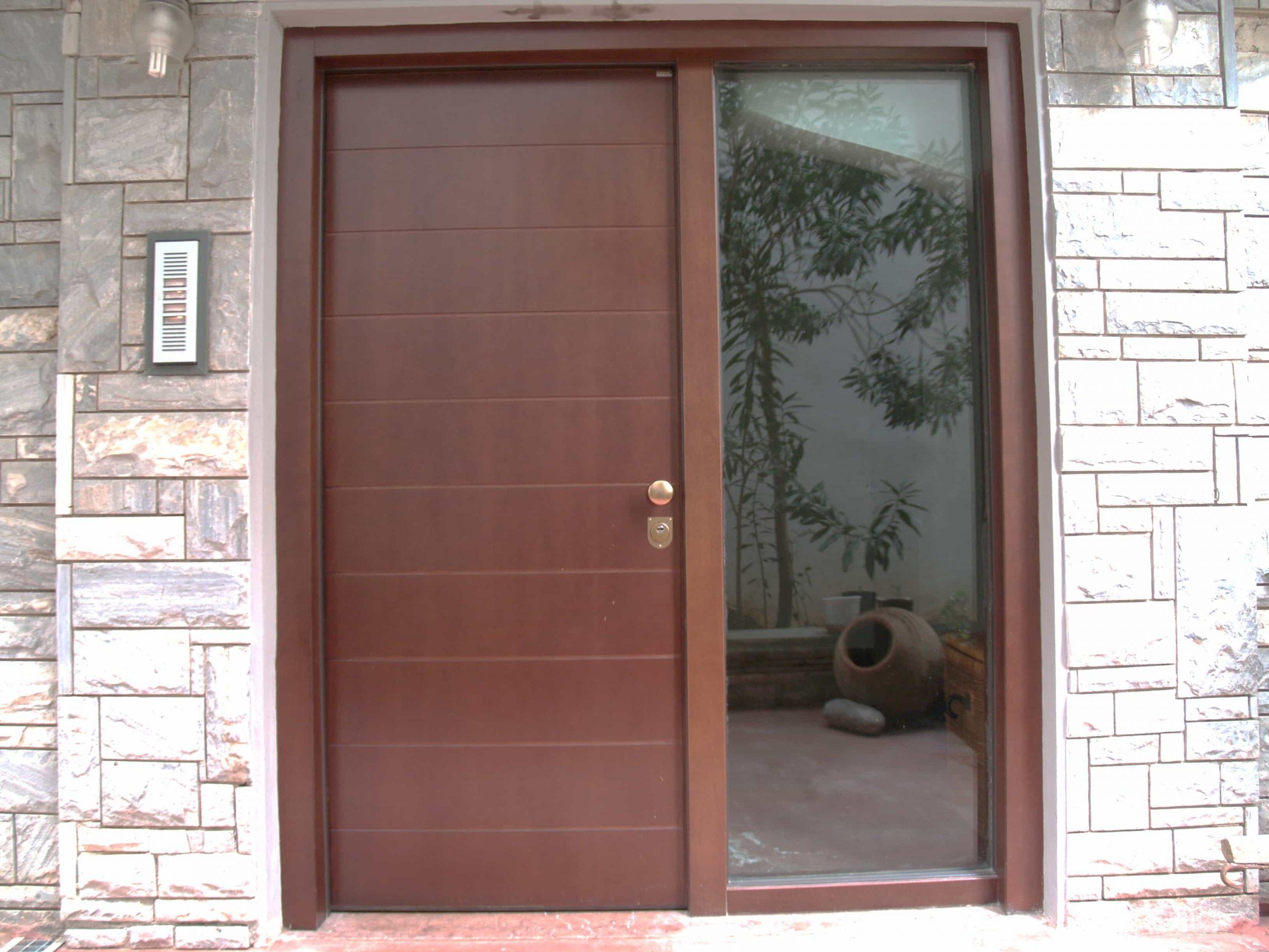 Doors With Fixed - Rambote